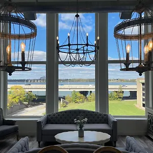 Bluegrass River View! Soak & Savor By Hollyhock Apartment Louisville