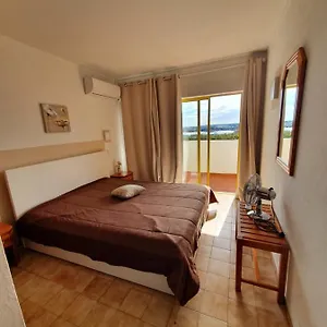 https://t1-praia-da-rocha-com-piscina-segunda-linha.hotelaalgarve.com
