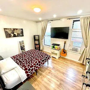  Appartement 2 Bedrooms One Stop From Manhattan