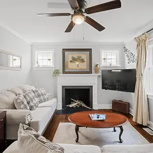 Private House + Yard Location To Rva Holiday home Richmond