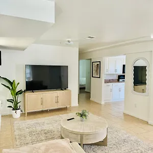 Cozy Evergreen By Airport Newark