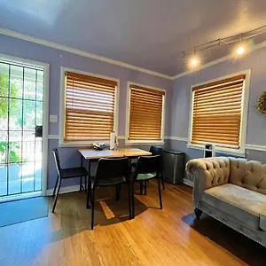 Sweet Home With Ample Parking Only 2Mins To Freeway Holiday home Sacramento